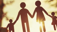 Δημογραφικό: Έρχονται 14 νέα μέτρα για την στήριξη της οικογένειας