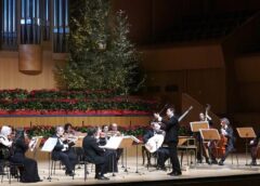 Χριστούγεννα στο Μέγαρο